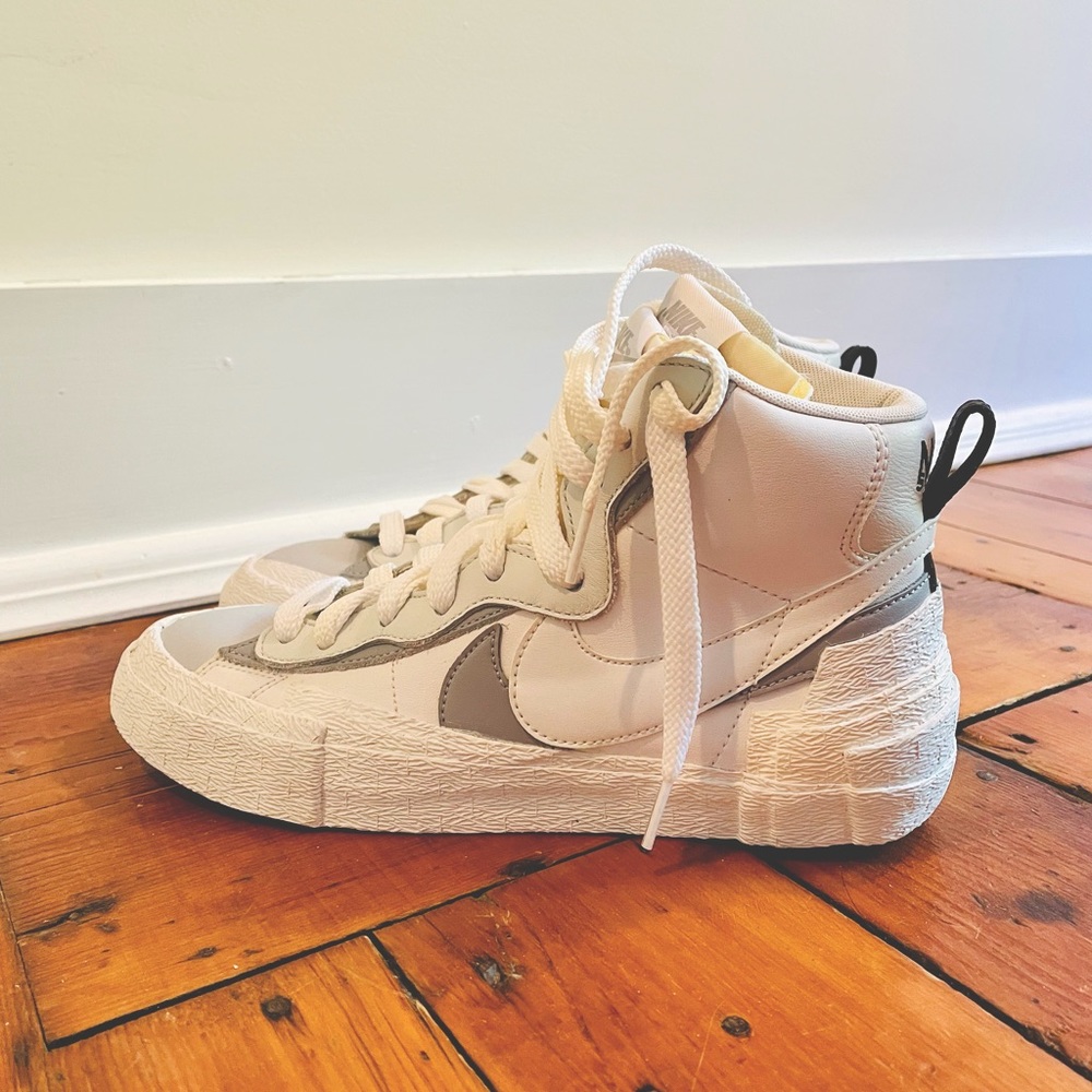 Nike Sacai Blazer High top Sneakers in Grey / White